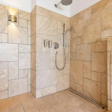 Privat Apartment- Near Strasbourg, Baden Baden 아파트 라이나우