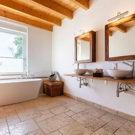 Privat Apartment- Near Strasbourg, Baden Baden 아파트 라이나우