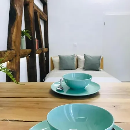 Privat Apartment- Near Strasbourg, Baden Baden 아파트 *