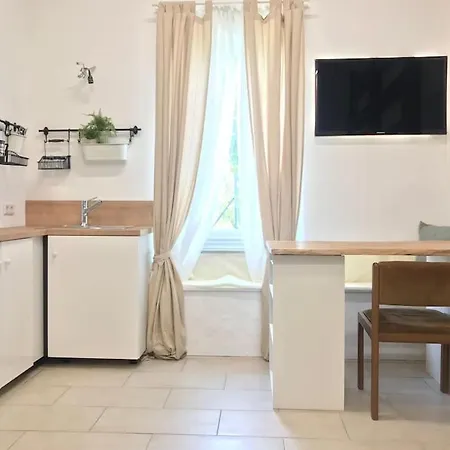 Privat Apartment- Near Strasbourg, Baden Baden 아파트 *